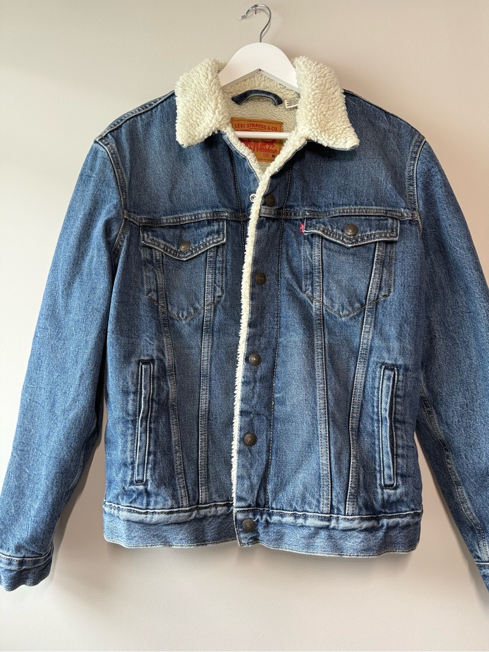 Levi's Blue Denim Jacket with Cream Sherpa Collar Men’s Medium
